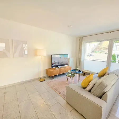 Premium 2 Bedroom With Balcony And Parking-rol2