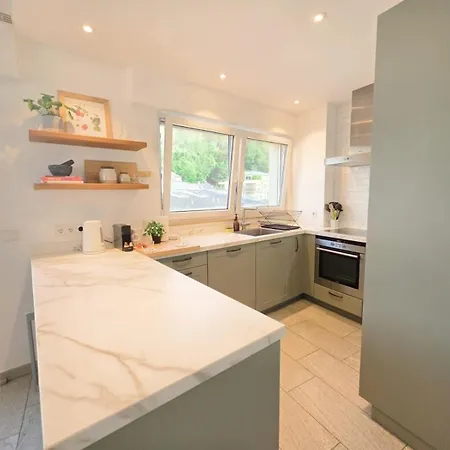 Appartement Premium 2 Bedroom With Balcony And Parking-rol2